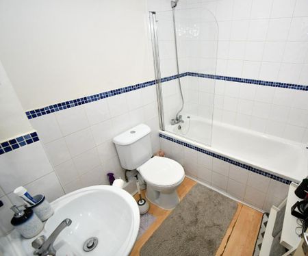1 bedroom ground floor flat to rent - Photo 4