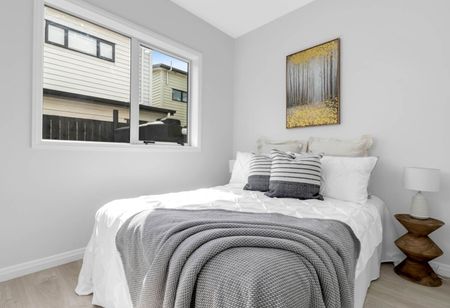 MANUREWA, 5 BEDROOMS - Photo 4