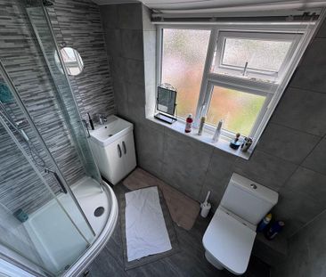 3 bedroom end of terrace house to rent - Photo 6