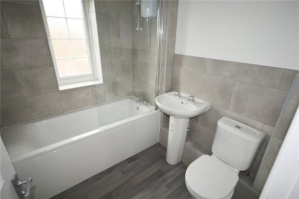 3 bedroom semi-detached house to rent - Photo 1