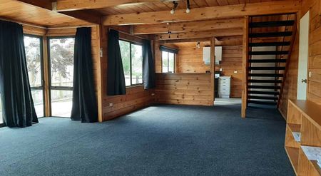 Close to town and low maintenance - Photo 2