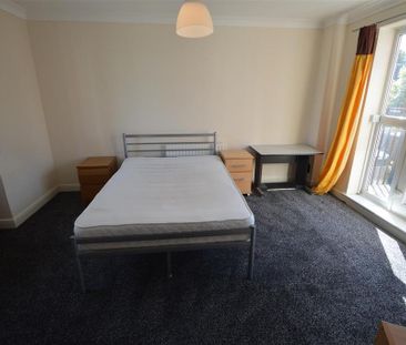 4 bedroom townhouse to rent - Photo 5