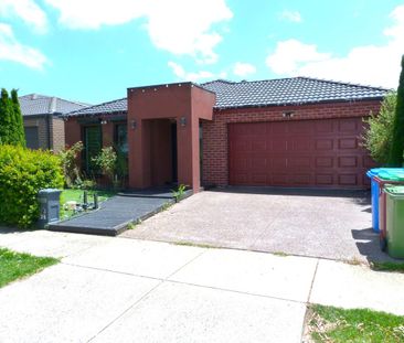 25 Naas Road, Clyde North, VIC 3978 - Photo 5