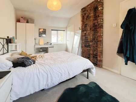 4 bedroom semi-detached house to rent - Photo 4