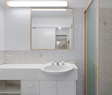 Duplex on quiet street only moments to the Currumbin Beach - Photo 6