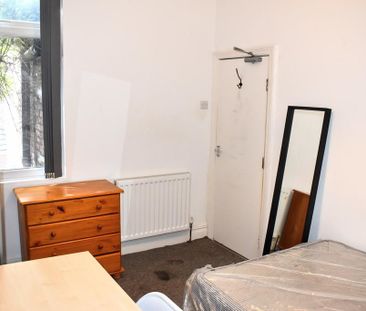 6 bedroom terraced house to rent - Photo 3