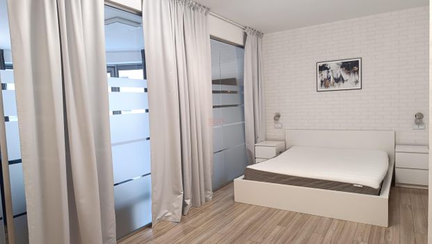 Pl. Dominikański, 2 pokoje, 60 m2 - Photo 1