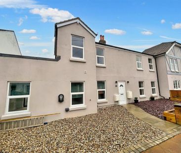 3 bedroom maisonette to rent - Photo 2