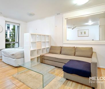 STUDIO GEM IN THE HEART OF LYGON STREET - FURNISHED - Photo 5