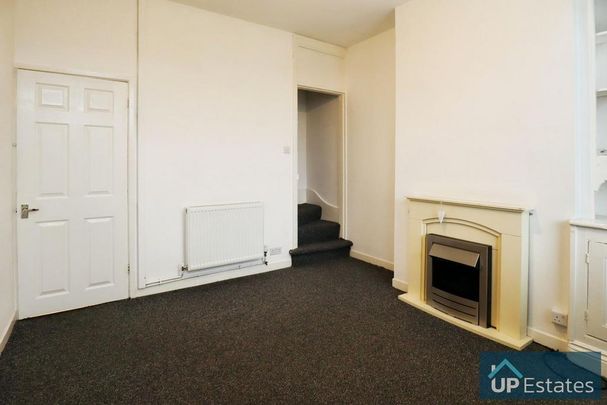 2 bedroom property to rent - Photo 1