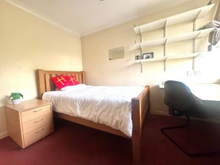 5 Bed Student Home - 43 Kemsing Gardens - Photo 5