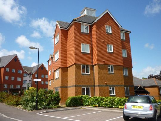 Tower Close, East Grinstead, RH19 - Photo 1