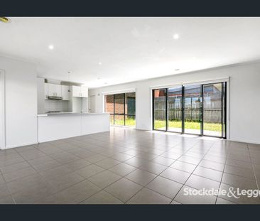 3 Bedroom Family Home - Available Now! - Photo 2