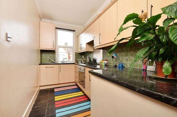 Drayton Gardens, West Ealing, W13 - Photo 1