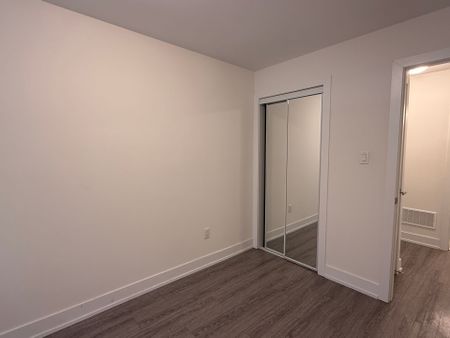 For Lease - 9 Phelps Lane Unit# 15, Richmond Hill, Ontario - Photo 2