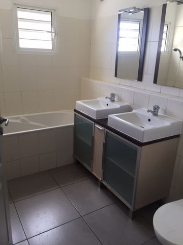 Location Maison 4 pièces 96m² LA POSSESSION 97419 - Photo 3