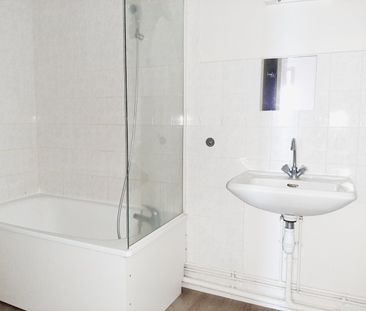 T4 de 85 m² refait à neuf – belle pièce à vivre - Photo 2