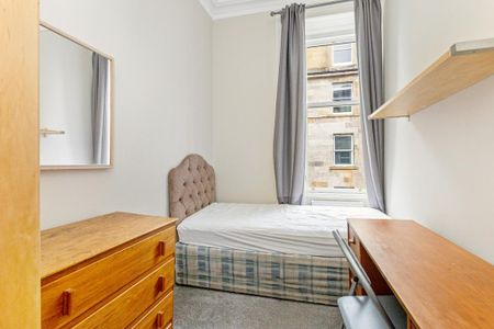 4 bedroom flat to rent - Photo 3