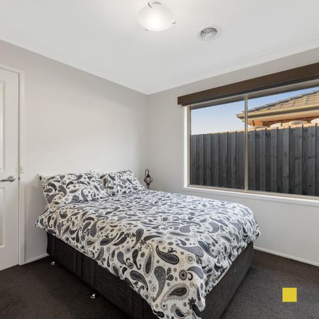 PRIME 4 BEDROOM HOME IN GEM LOCATION! - Photo 5