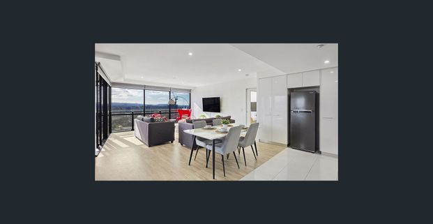 Unique Opportunity, Holiday apartment, 2-bed 1-bath Circle on Cavill, fixed-term lease of 6-8 months. - Photo 1