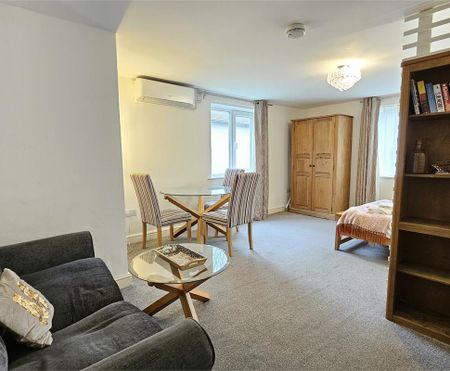 Flat 3, River Court, Ferry Lane, Cambridge - Photo 2