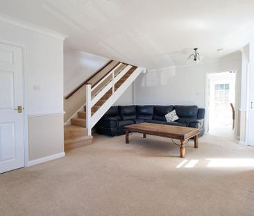 3 bedroom end of terrace house to rent - Photo 2