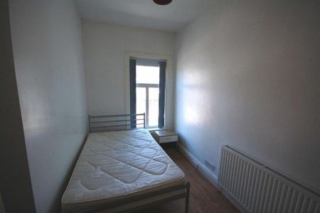 5 bedroom private hall to rent - Photo 3