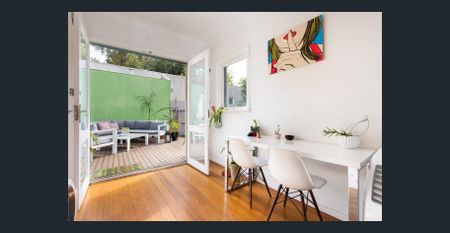 Charming Home moments from Parsons Reserve - Photo 2