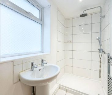 3 bedroom flat to rent - Photo 6