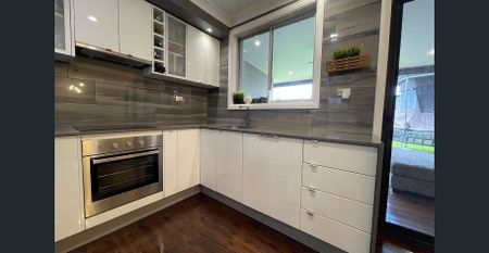 Updated 3 Bedroom Duplex - Photo 5