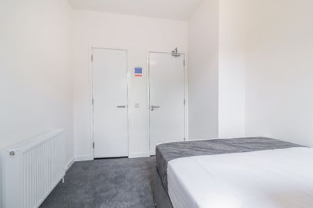 3 bedroom apartment to rent - Photo 4