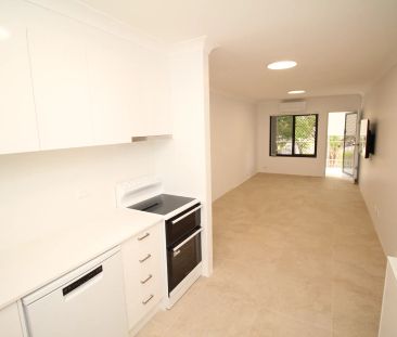 4/12 Dyne Street, Red Hill. - Photo 6