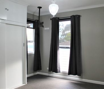 CHARMING 3 BEDROOM COTTAGE - Photo 4