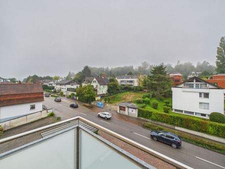 Luxurious 3-room penthouse apartment with balcony in Bottmingen - Photo 5