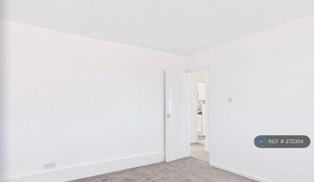 2 bedroom maisonette to rent - Photo 4