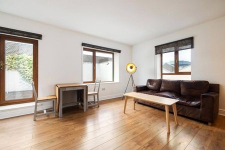 41 The Pine Winter Garden Pearse Street Dublin 2 - Photo 2