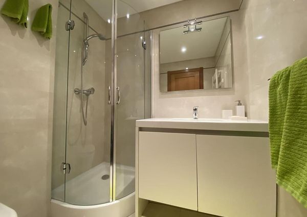 4 Bedroom Apartment with parking, Telheiras, Lisboa