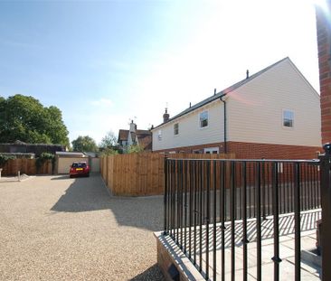 2 bedroom end of terrace house to rent - Photo 2