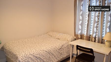 Bed in Room to rent in 8-bedroom house in Drumcondra, Dublin - Photo 2