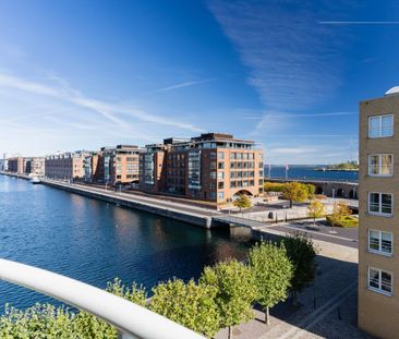 Lys og moderne lejlighed på 75 m² med udsigt over vandet - Foto 2