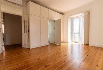 Apartamento T4 em Lisboa