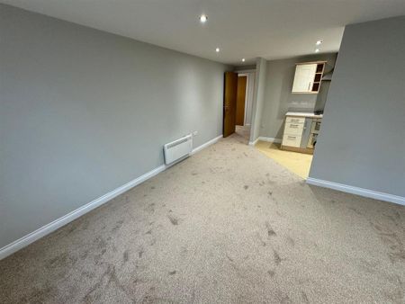 2 bedroom apartment to rent - Photo 2