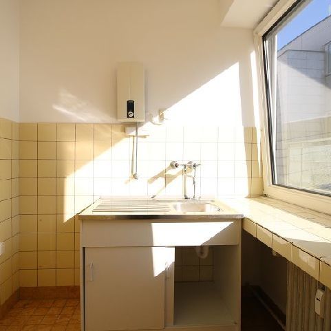 STUDENTEN AUFGEPASST! SCHICKES APARTMENT MIT NEUEM BAD AUF DER HOCHSTRASSE ZU MIETEN! - Photo 1