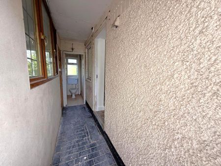 4 bedroom semi-detached house to rent - Photo 2