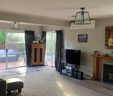 Charming College Street Living! - Photo 1