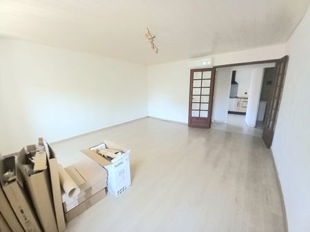 MIRAMAS CENTRE-VILLE APPARTEMENT T1, - Photo 2