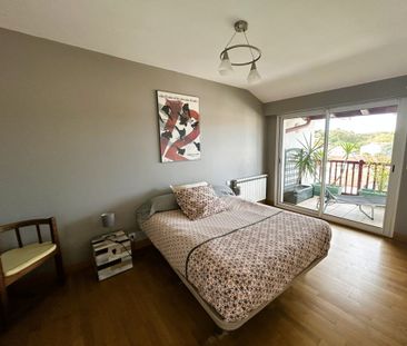 Location Appartement 4 pièces 114m² URRUGNE 64122 - Photo 3