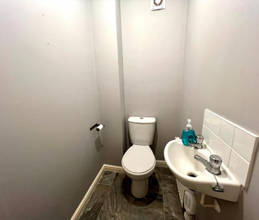 3 bedroom semi-detached house to rent - Photo 3