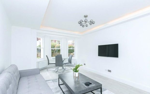 Neville Court, St John’s Wood - Photo 1