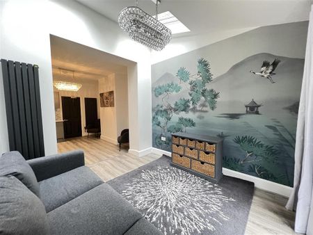 1 bedroom in a house share to rent - Photo 2